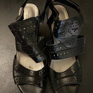 Cloudwalkers Avenue, womens black sandals, low heel, size 10W